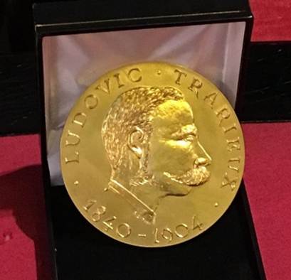 Une image contenant mtal, bronze, pice, laiton

Le contenu gnr par lIA peut tre incorrect.