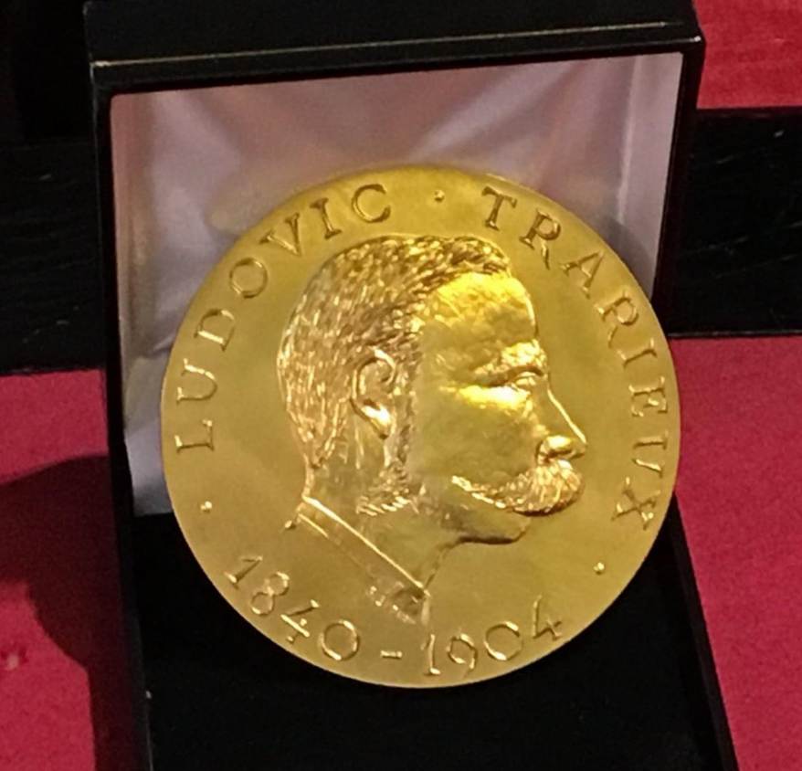 Une image contenant mtal, pice, bronze, laiton

Le contenu gnr par lIA peut tre incorrect.